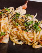 Шафрановая лапша с креветками