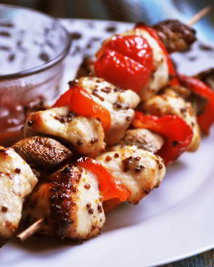 Рецепт куриных шашлычков с перцем и грибами