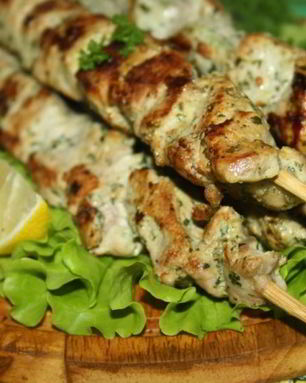 Шашлычки из свиной вырезки в йогуртово-лимонном маринаде