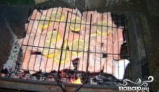 шашлык из форели на решетке