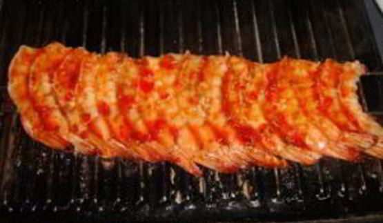 шашлык из креветок на шпажках