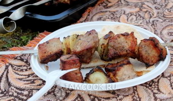 шашлык из свинины с луком в армянском маринаде