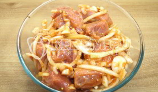 шашлык из свинины в томатном соусе