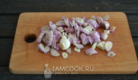 шашлык в духовке в банке на шпажках