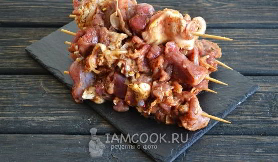 шашлык в духовке в банке на шпажках