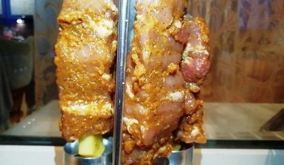 сочный шашлык из свинины на балконе