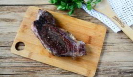 французский перченый стейк