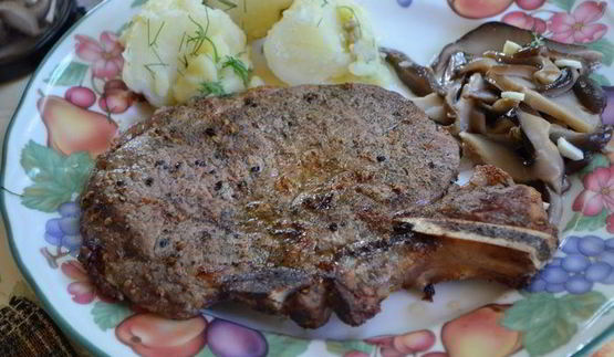 говяжьи стейки на гриле