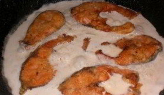 стейк из горбуши на сковороде