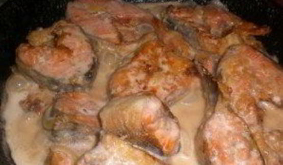 стейк из горбуши на сковороде