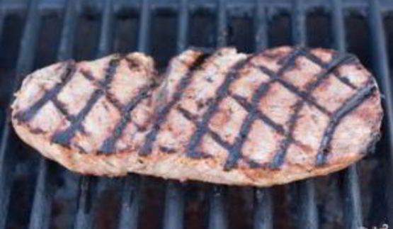 стейк из говядины на гриле