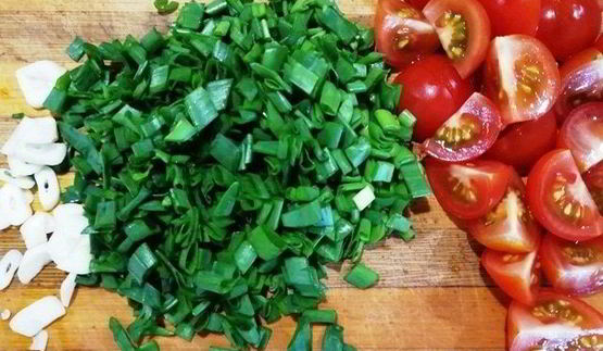 стейк из говядины с лапшой из кабачка