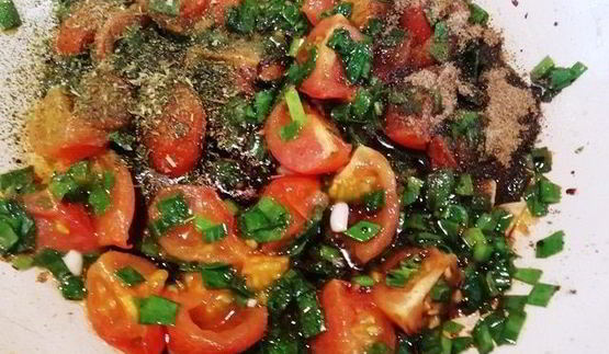 стейк из говядины с лапшой из кабачка