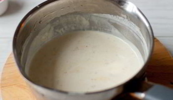 стейк из говядины со сливочным соусом из голубого сыра