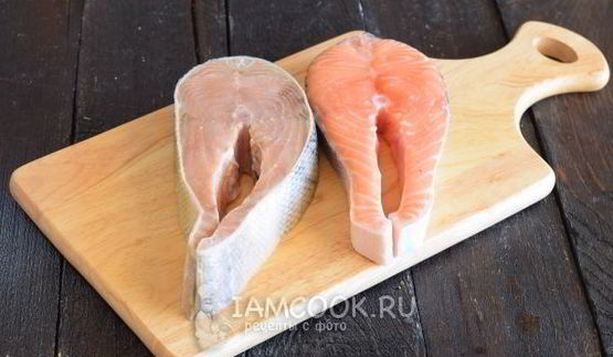 стейк из семги на сковороде