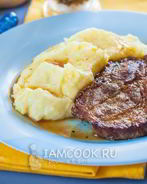 Стейк из свинины на сковороде гриль