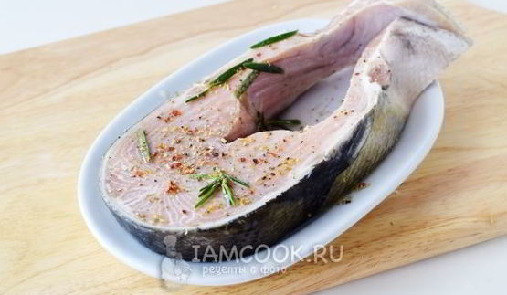 стейк лосося в духовке