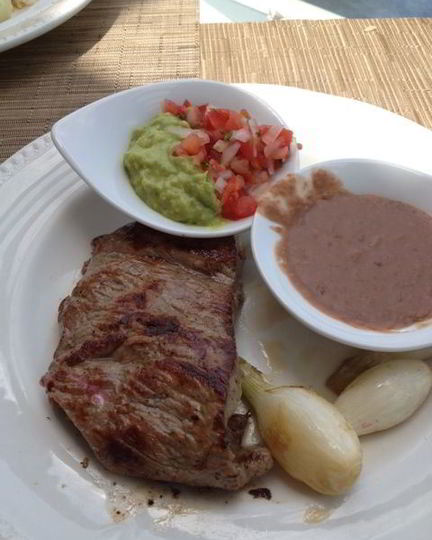 Рецепт стейка с гуакамоле