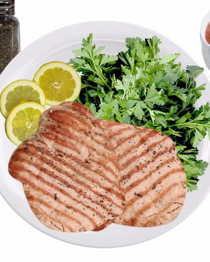 Свиной стейк под сливочным соусом