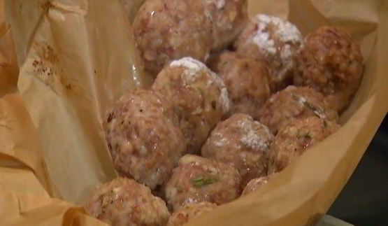 булочки с тефтелями