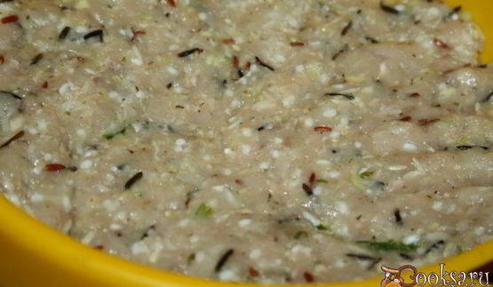 фаршированные перцы и тефтели со свининой, курицей и кабачком