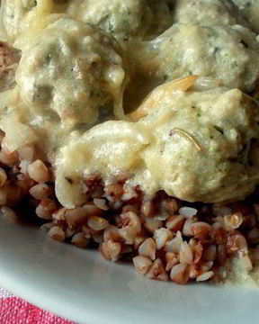 Куриные тефтели со шпинатом и творогом