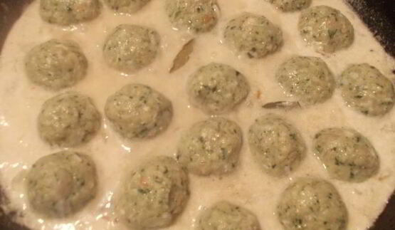 куриные тефтели со шпинатом и творогом