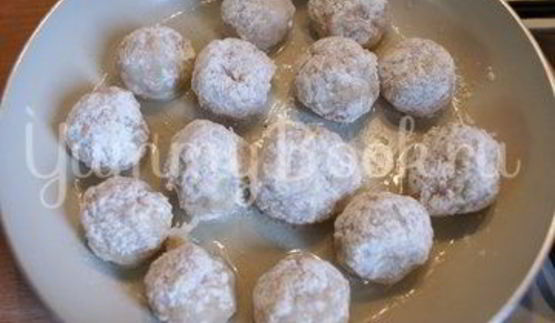 куриные тефтели в горшочках