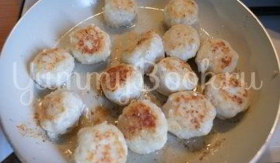 куриные тефтели в горшочках