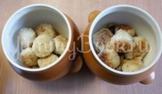 куриные тефтели в горшочках