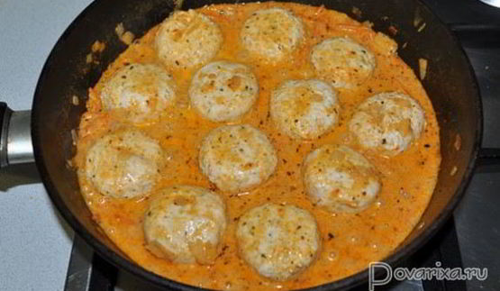 куриные тефтели в сметанно-томатном соусе