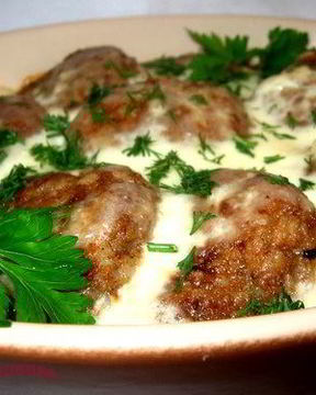 Мясные тефтели под сливочно-молочным соусом