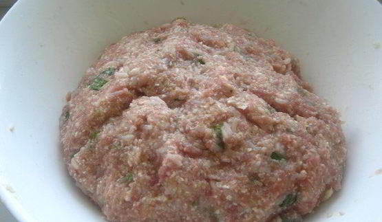 нежнейшие тефтели с овощами под сметанно-грибным соусом