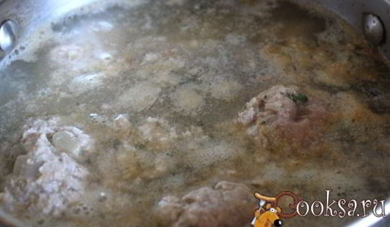 тефтели-ежики из семги в сметанном соусе