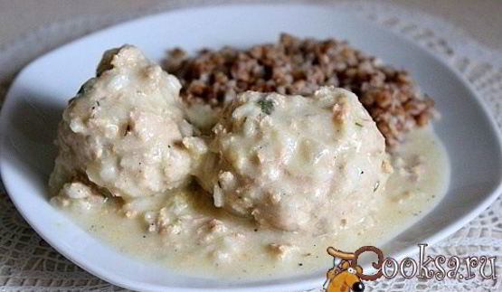 тефтели-ежики из семги в сметанном соусе