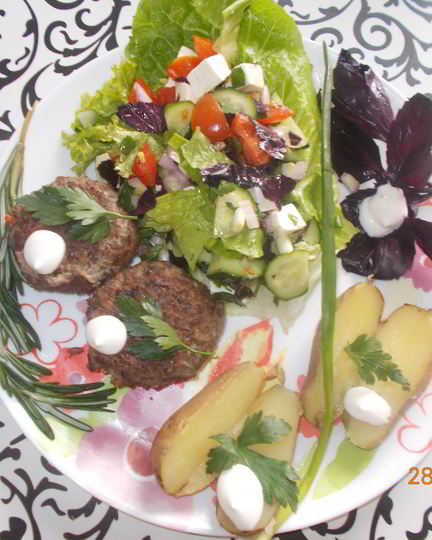 Рецепт тефтелей из красного риса, запеченные в духовке