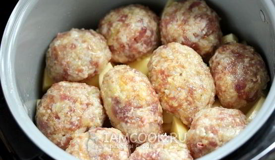 тефтели из свинины с картошкой