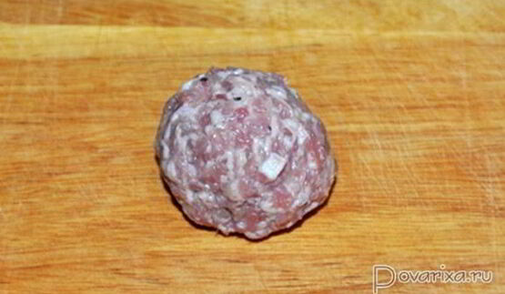 тефтели с маслинами, запеченные в беконе