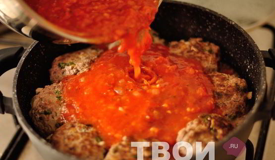 тефтели с сырной начинкой в томатном соусе