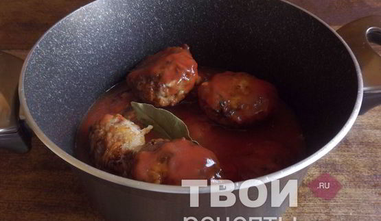 тефтели, тушенные в томатном соусе