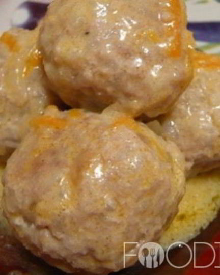 Рецепт тефтелей в мультиварке в сметанном соусе