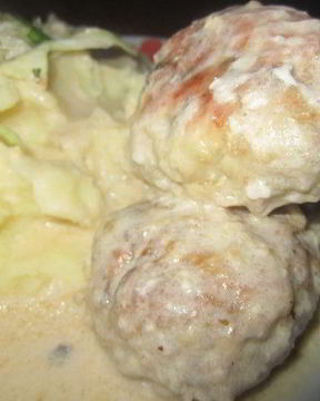 Тефтельки в белом соусе