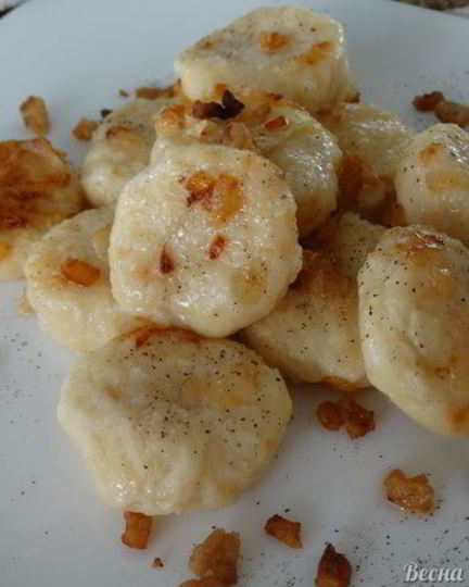 Рецепт ленивых вареников из картошки со шкварками