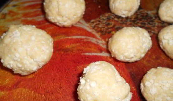 ленивые вареники с имбирем, фаршированные изюмом