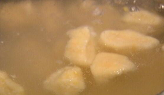 ленивые вареники с клубникой и базиликом