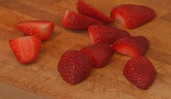 ленивые вареники с клубникой и базиликом