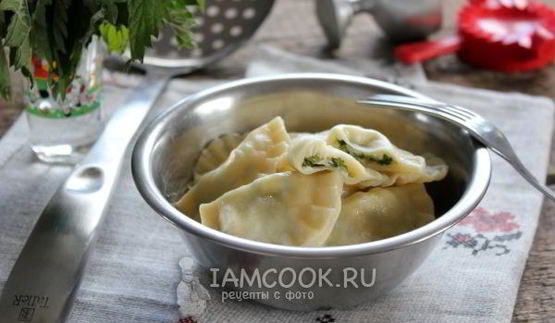 вареники с крапивой, творогом и сыром