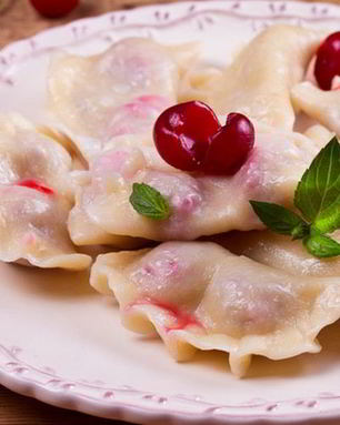 Вареники с творогом и вишней