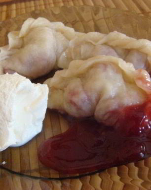 Вареники с вишней на пару