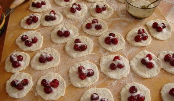 вареники с вишней на пару